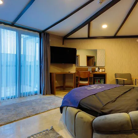 Silver Hotel